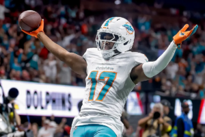 Trouble for the Dolphins: Jaylen Waddle could follow in Tyreek Hill’s footsteps and leave Miami