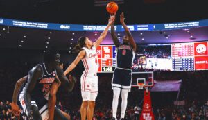 No. 4 Arizona Hands No. 2 Houston Its 1st Home Loss of the Season