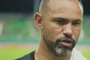 Controversial reappearance of the killer goalkeeper: cheered and support for footballers arrested for rape