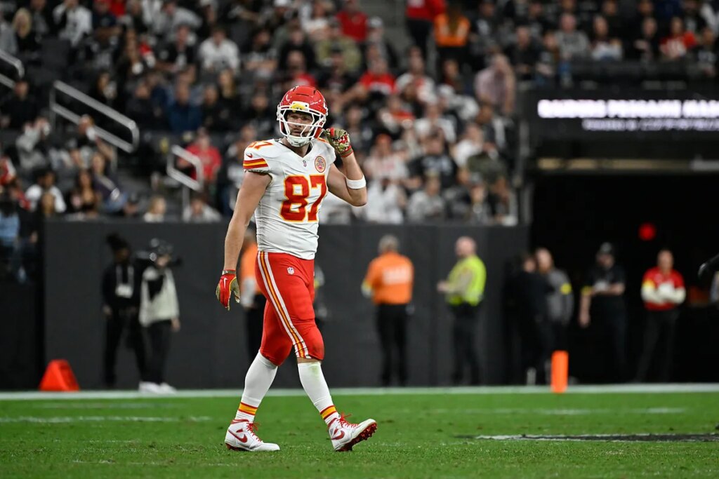 Chiefs face tough call on Travis Kelce as ESPN analyst urges them to move on
