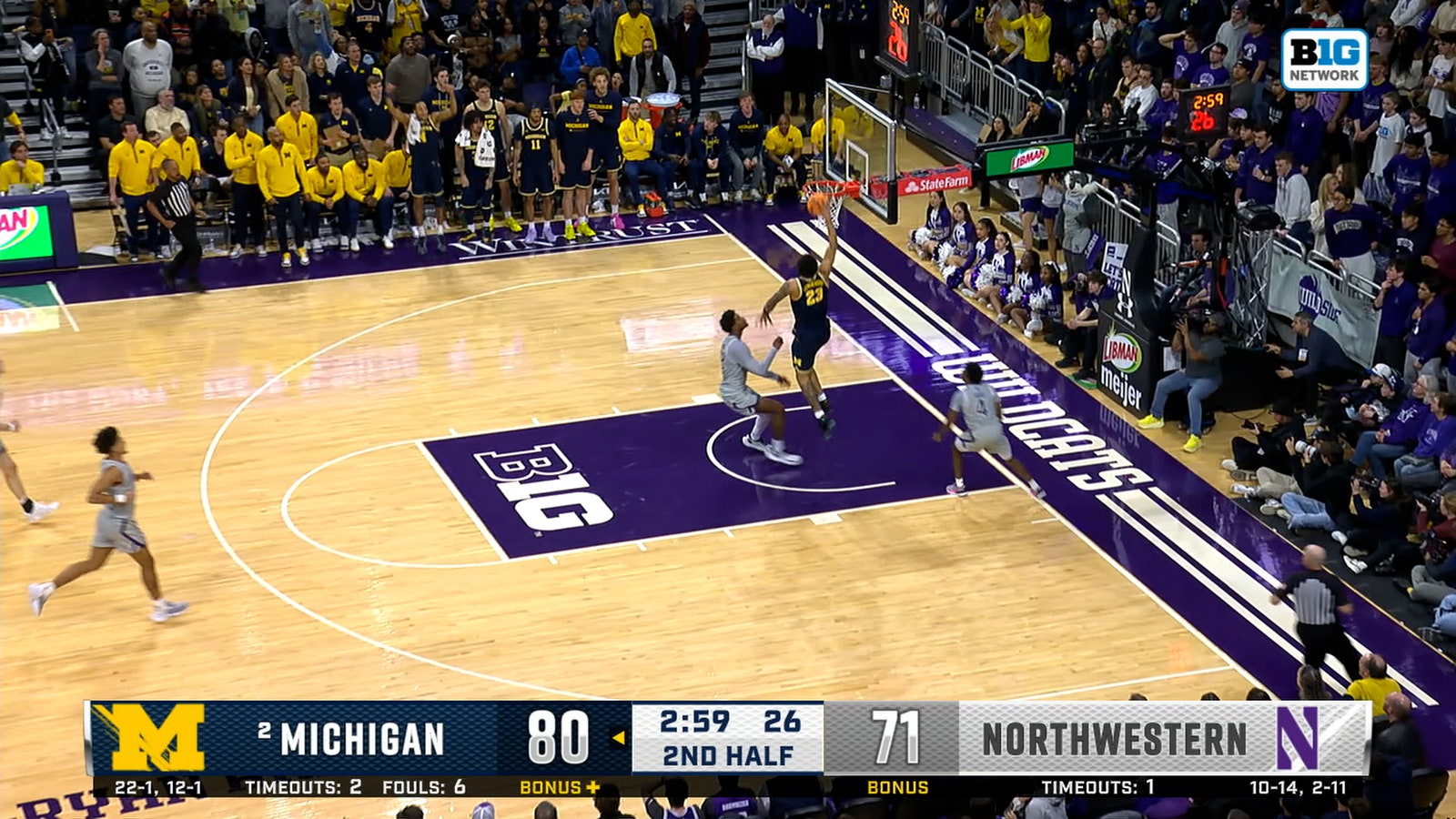 Yaxel Lendeborg dunks it with authority, No. 2 Michigan extends lead over Northwestern 