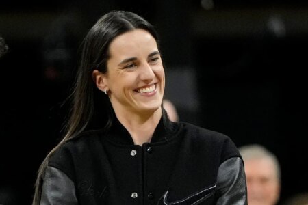 Caitlin Clark is unstoppable casually draining 22 straight buckets during training