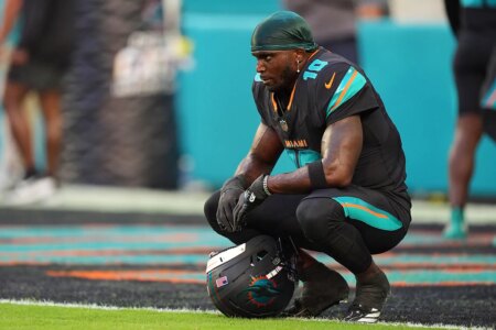 Tyreek Hill is putting his Miami home up for sale and closing his business before signing with another NFL team