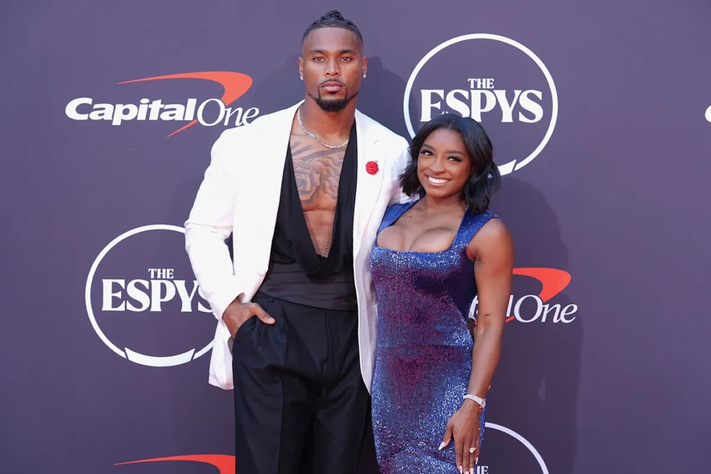 Jonathan Owens joins Colts, Simone Biles celebrates exciting new chapter