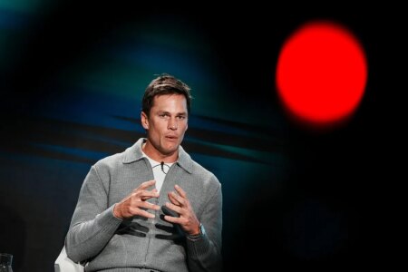 Tom Brady’s impressive physique at 48 doesn’t faze Logan Paul: “He wouldn’t last more than 20 seconds against me”