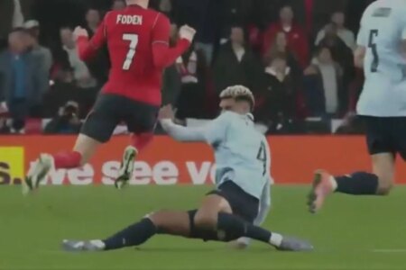 Araujo’s brutal tackle on Foden that outraged England: “It’s to break his leg!”