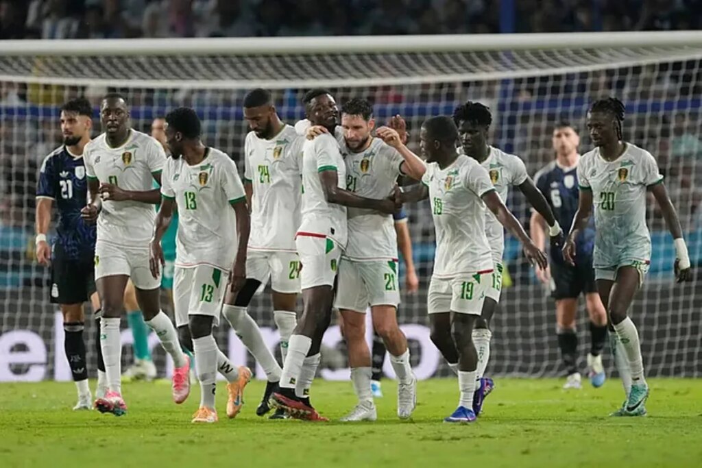Mauritania players fought over Messi’s shirt and his Argentina teammates