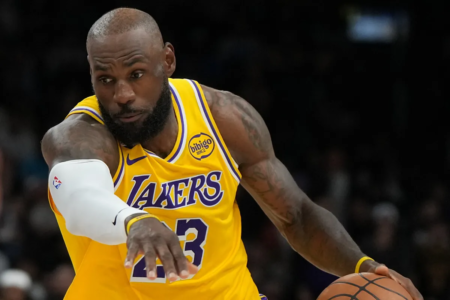 The possible signing of LeBron James by the Warriors is gaining momentum