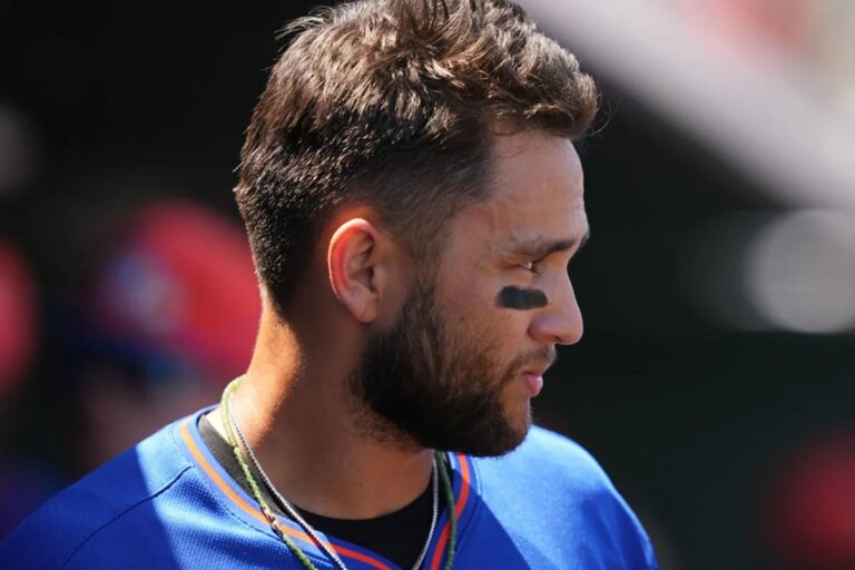 Bo Bichette quickly feels New York pressure after early boos from Mets fans