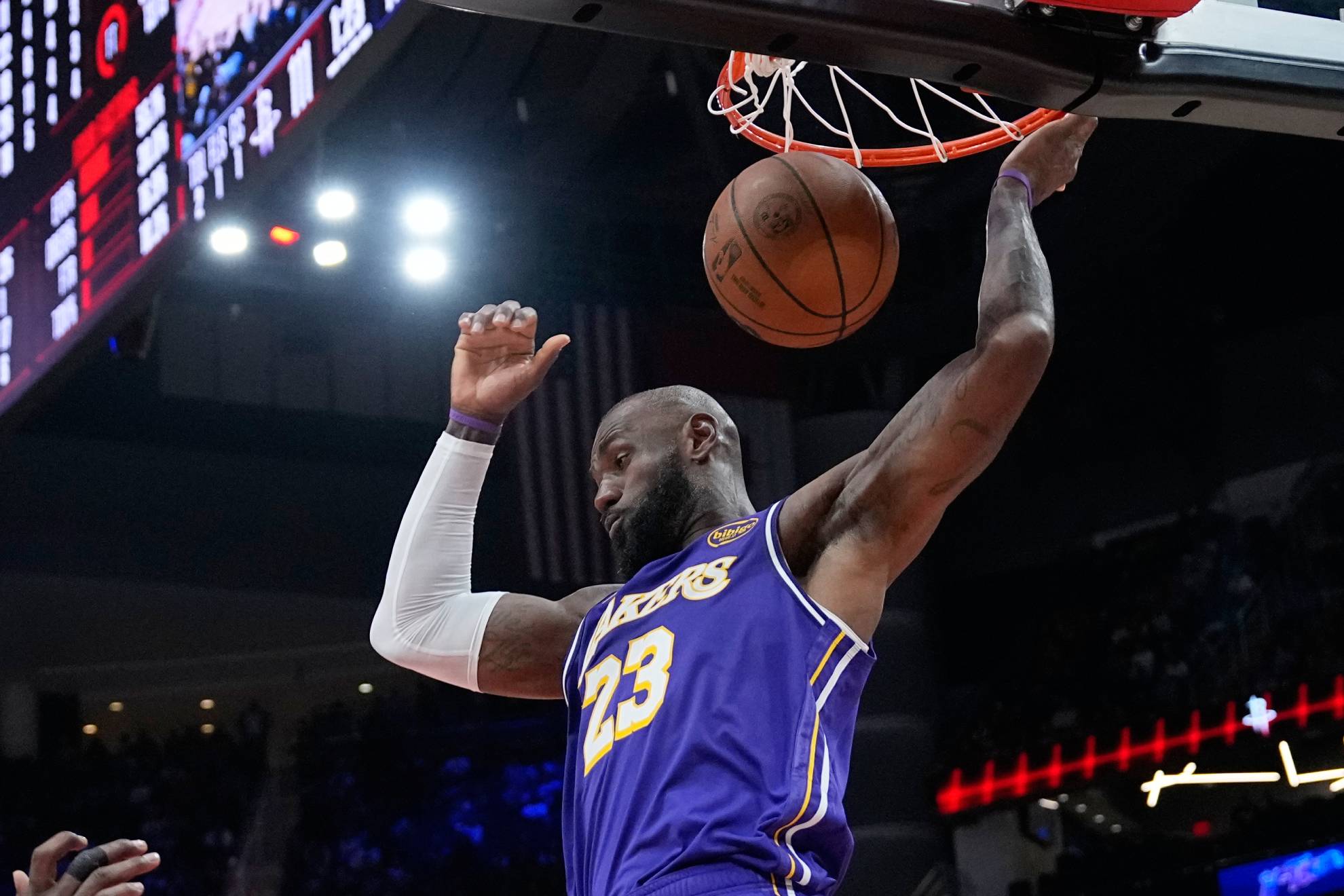 Doncic scores 40 points again and does what the NBA hasn't seen in more than half a century