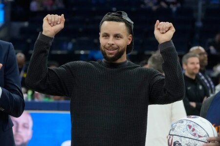 Stephen Curry aims to return from injury this week for the Warriors