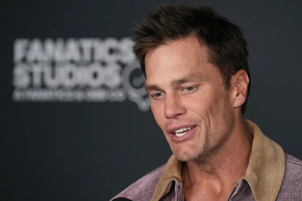 Tom Brady’s latest message leaves Raiders fans asking questions