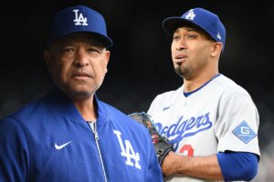 Edwin Díaz sparks concern for Dodgers after reporting issue to Dave Roberts