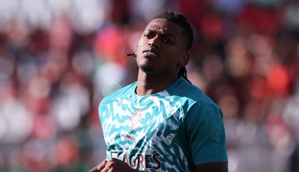 Portugal’s Leão sent off for punching in World Cup warmup win over Chile