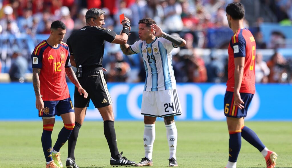 Enzo Fernández Sent Off As Argentina Goes Down To 10 Men In World Cup Final