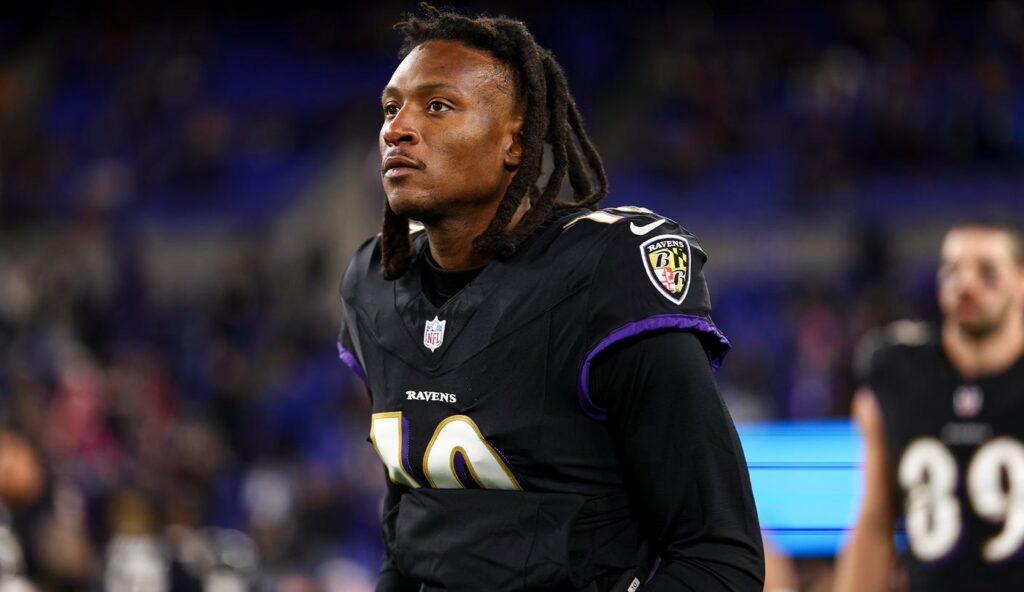 Mike Vrabel: DeAndre Hopkins Considering Joining Patriots’ Coaching Staff