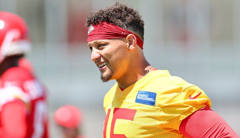 Chiefs Star QB Patrick Mahomes Cleared For Practice Ahead Of Training Camp