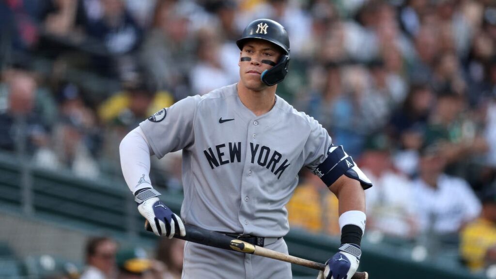 Aaron Judge Swings Bat, Hits Off Tee For First Time Since Rib Injury