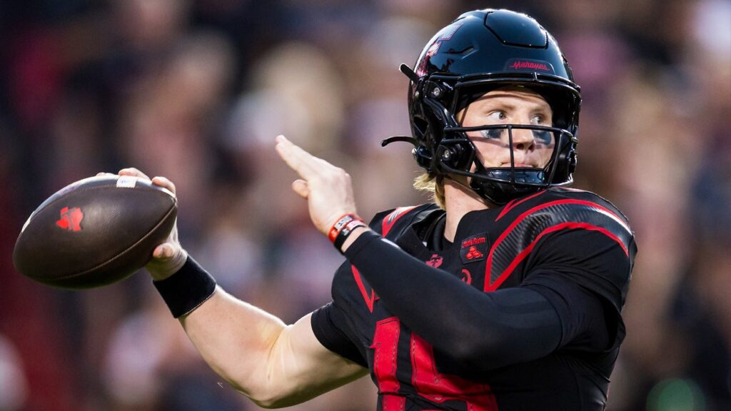 No. 13 Texas Tech Holds Off No. 22 Houston After Failed 2-Point Conversion
