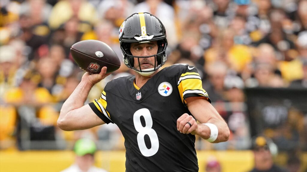 Aaron Rodgers Explains How Steelers’ Offense Is ‘Close’ To Breaking Out