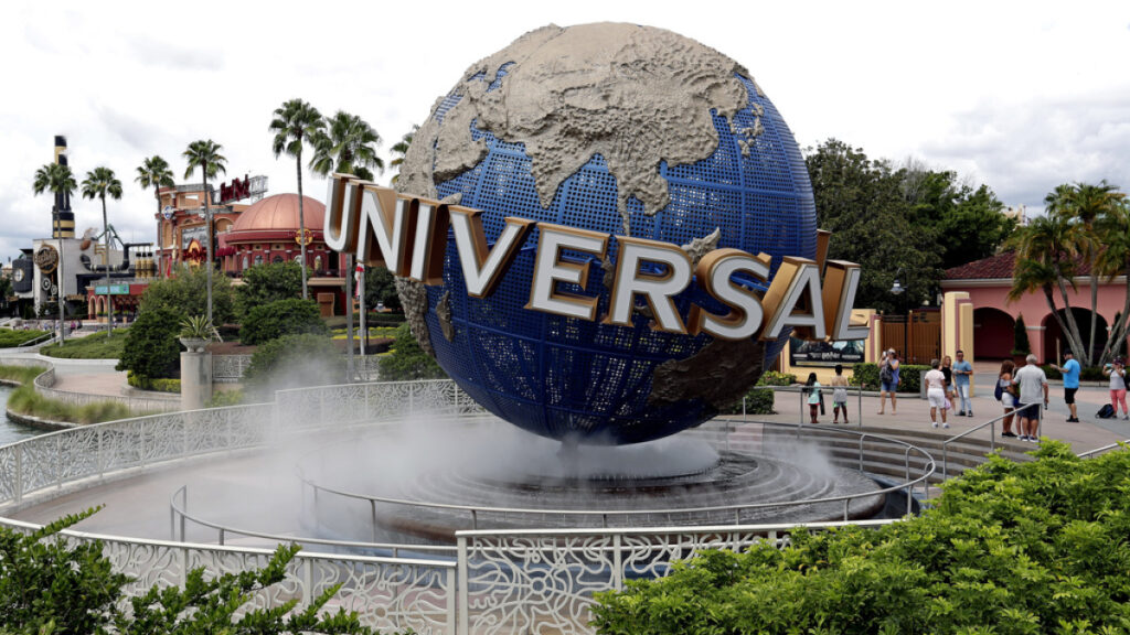 Fernando Vargas, boxing legend, in spotlight after son arrested following Universal Studios car crash